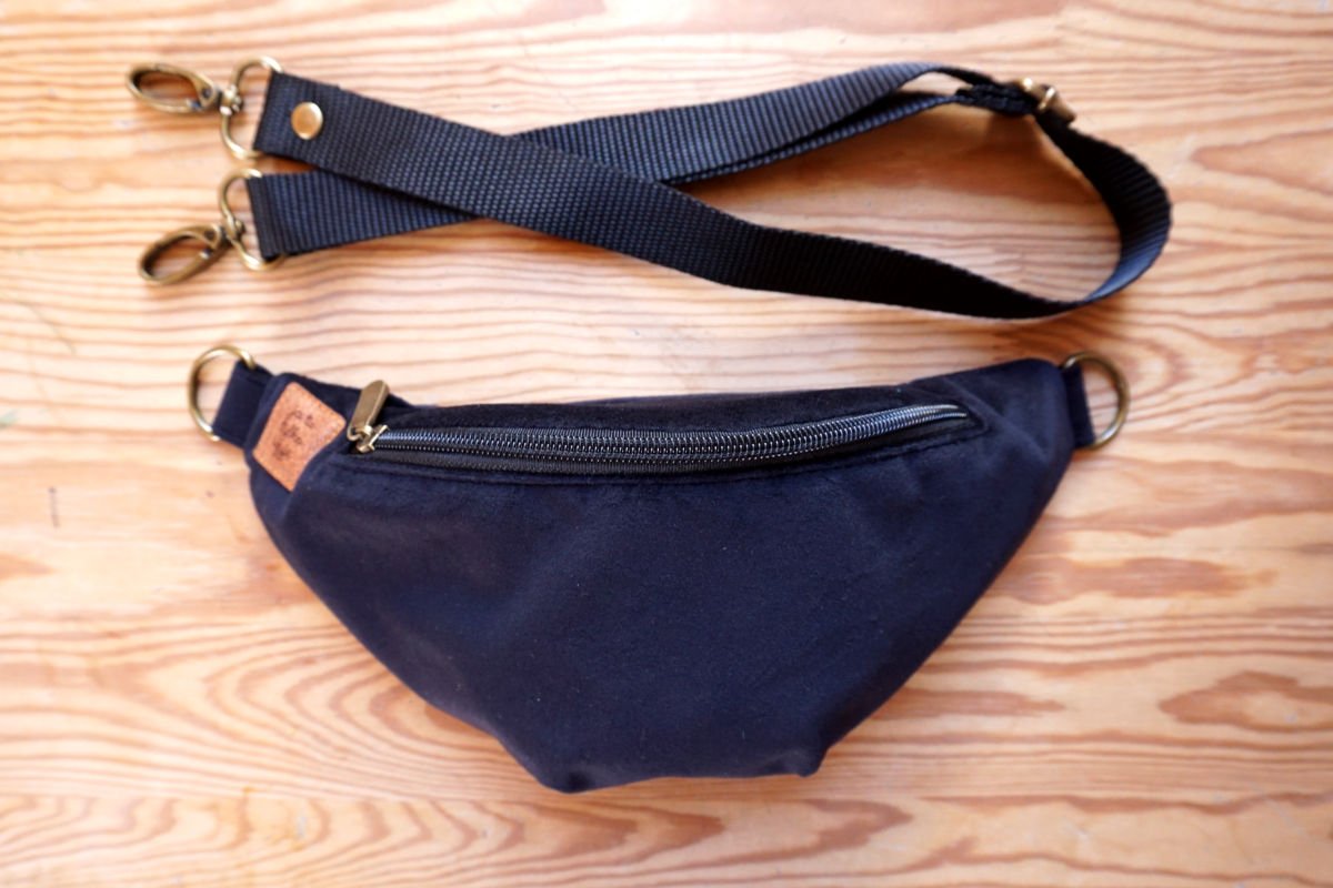 nerka mała: czarna (welurowa)