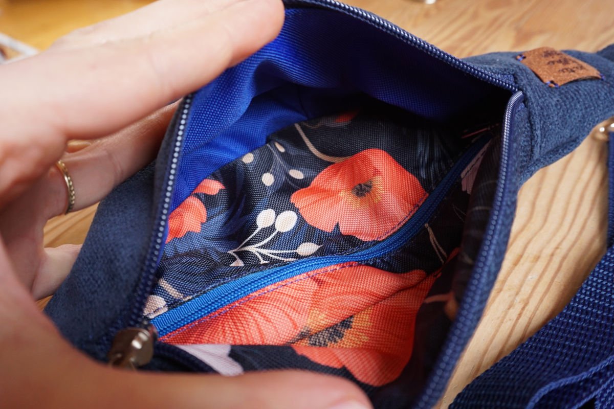 nerka mała: granatowa