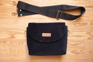 Nerkotorebunia: czarna (welurowa)