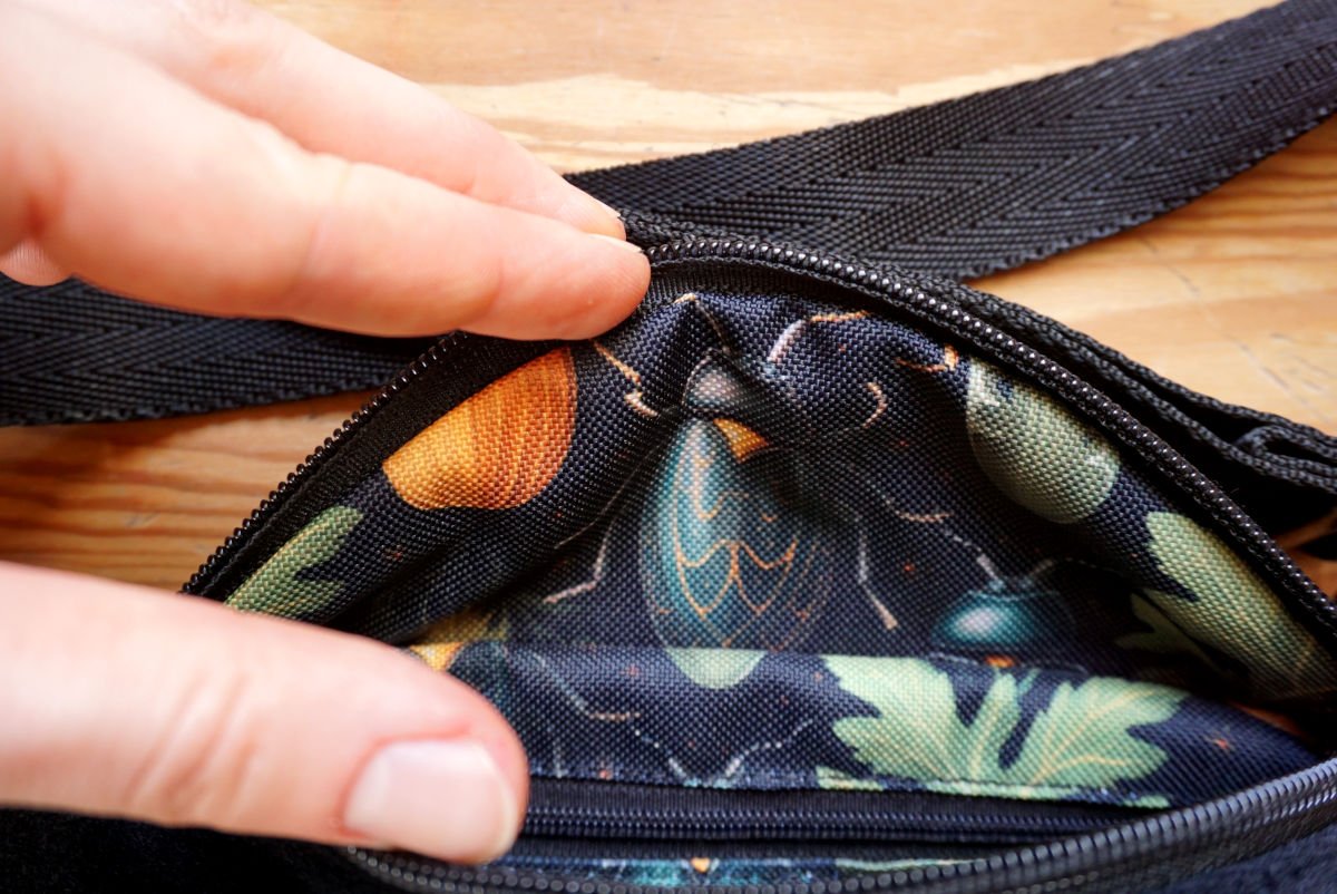 nerka mała: czarna (welurowa)