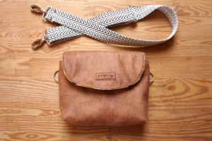 nerkotorebunia karmelowa