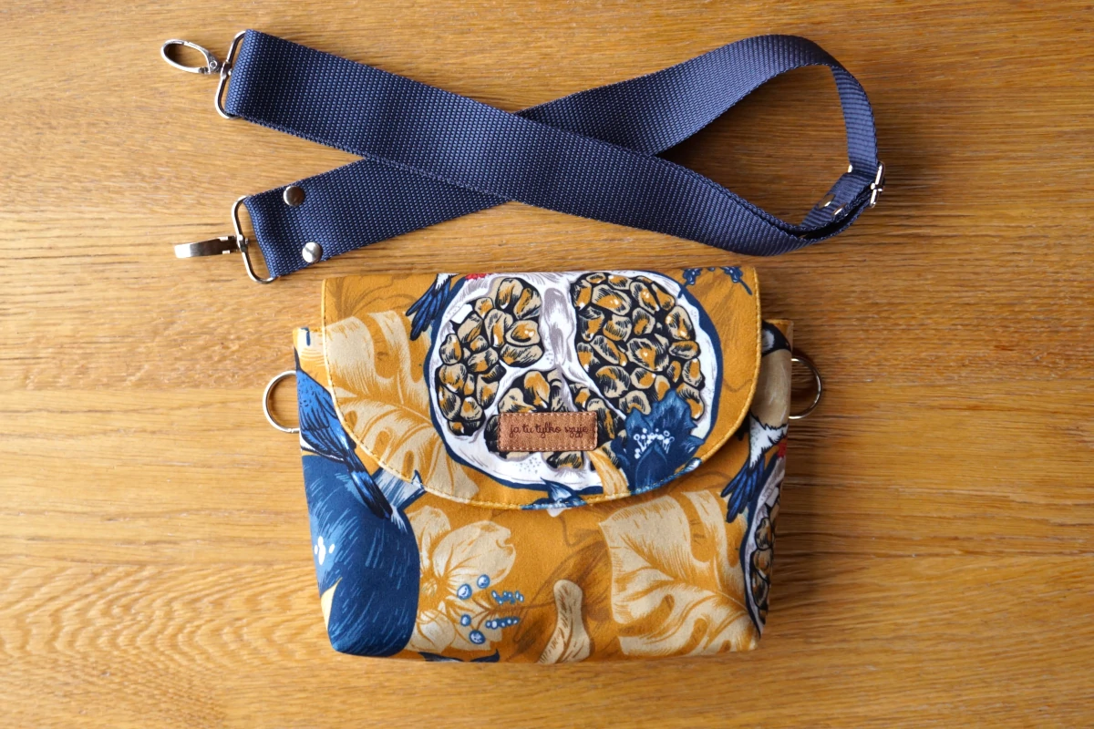 Nerkotorebunia: granatowa