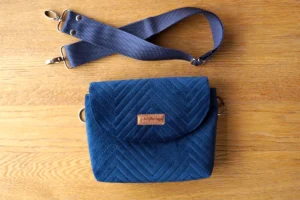 Nerkotorebunia: granatowa